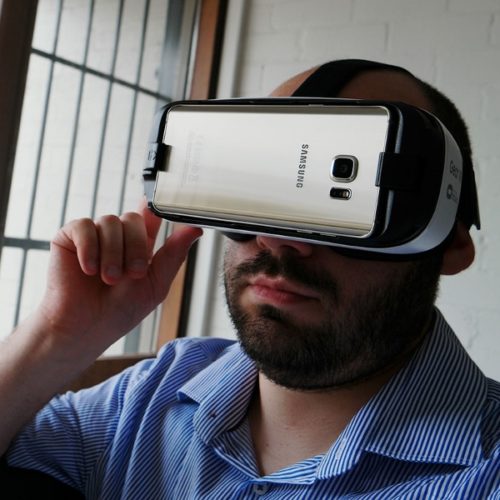 http://www.gadgetguy.com.au/product/samsung-gear-vr/samsung-gear-vr-review-2015-19/